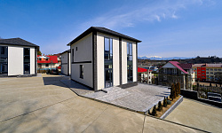 Коттеджный поселок в центре Адлера