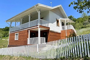 Уютный двухэтажный дом в экопоселке