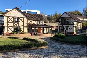 Дом с бассейном