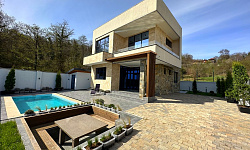 Дом с ремонтом и мебелью