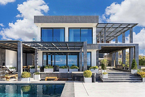 Дом в стиле хай-тек с новым ремонтом 