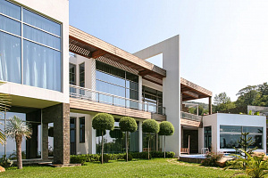 Элитный коттедж в зеленом районе