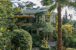 Роскошный особняк на первой береговой линии в...