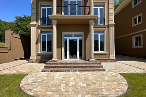 Дом с видом на горы 